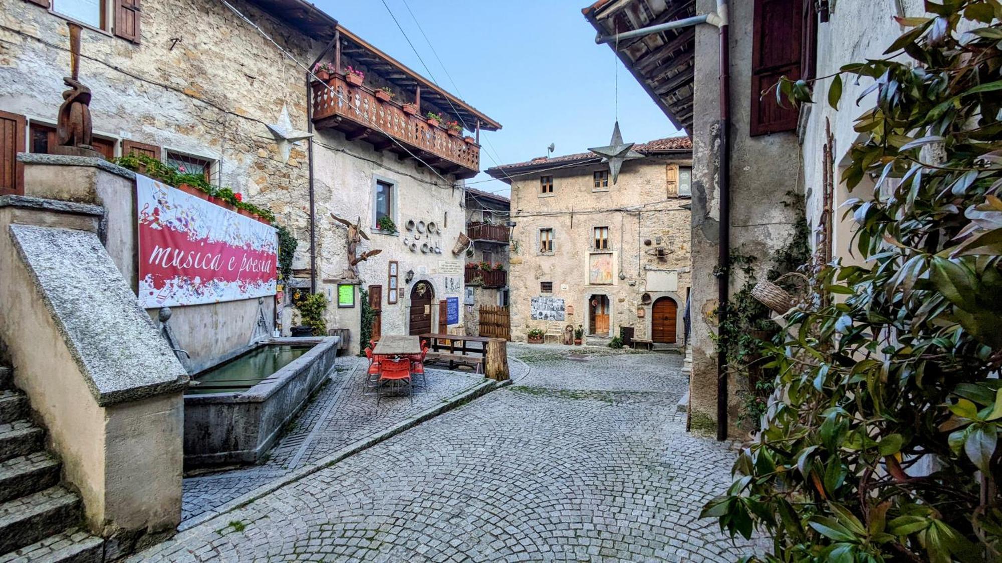 B&B Piccolo Tibet Lavenone Exterior foto